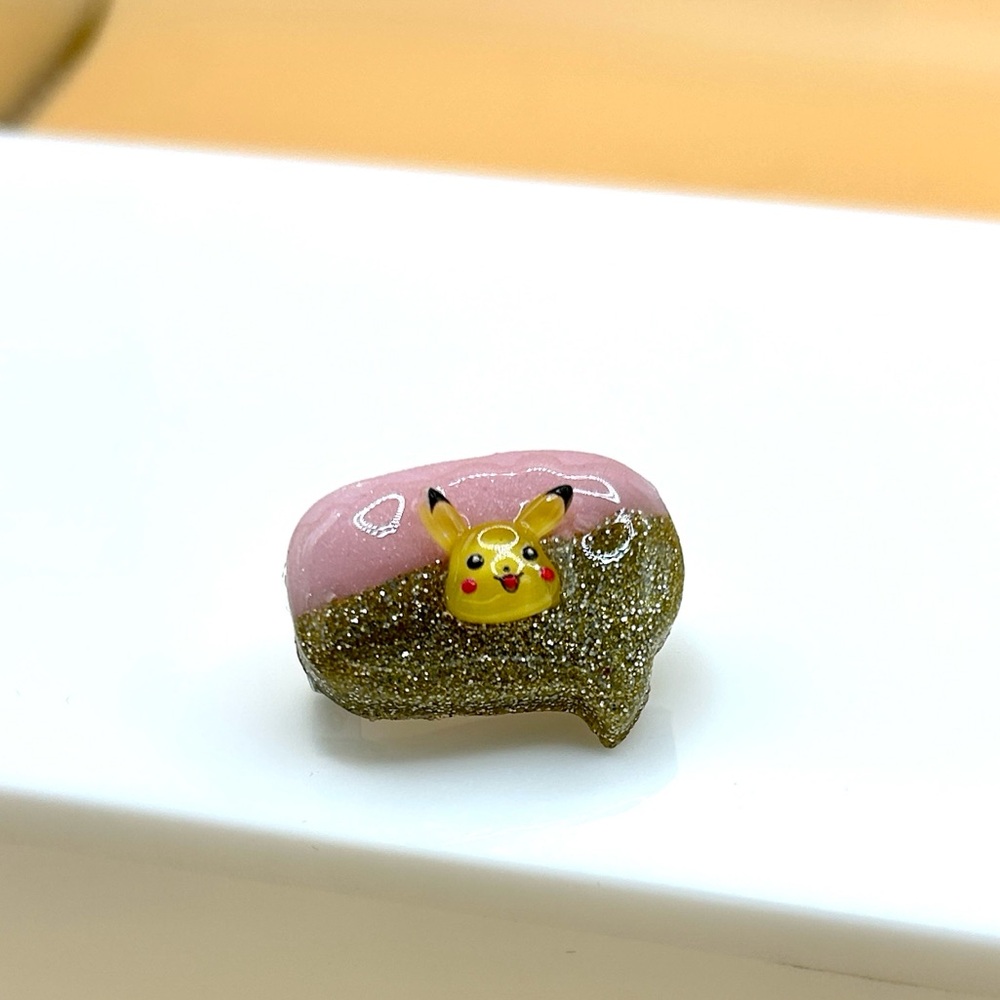 Pikachu Pin - Picture 2 of 5
